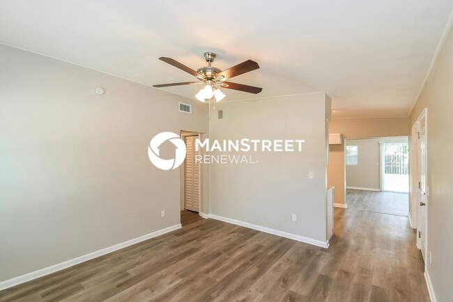 Building Photo - 10560 Citrus Ln