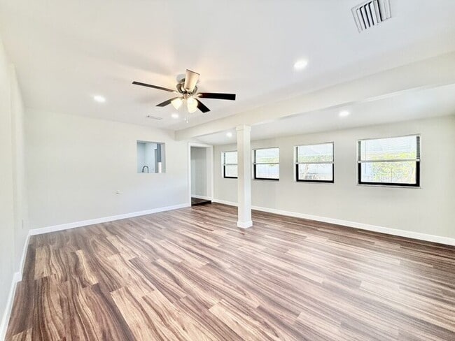 Building Photo - 1221 Jewel Ave