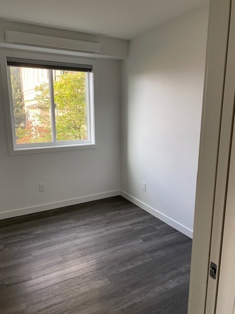 bedroom - 2331 Boylston Ave E