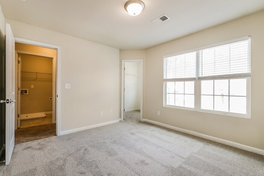 Building Photo - 184 Addy Ln