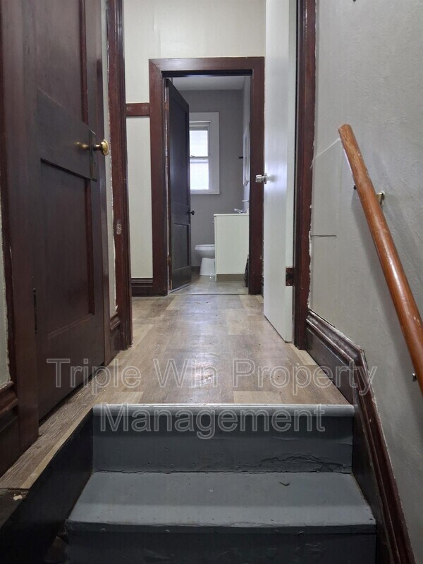 Building Photo - 4891 Hummelsheim Ave