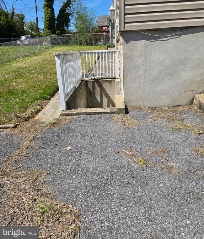 Building Photo - 4001 Echodale Ave