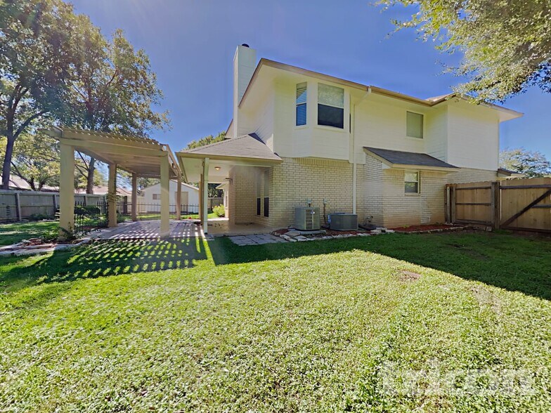 Building Photo - 1220 Idlewood