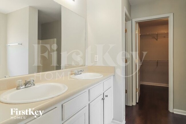 Building Photo - 14 N Beckman Ct