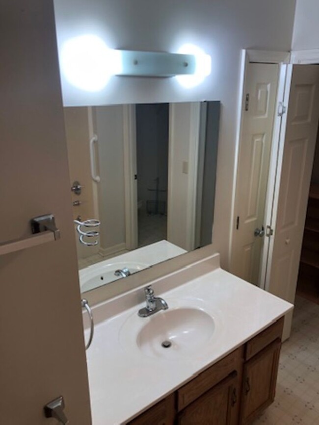 Building Photo - Great 3BR/2BA Townhouse in Mill Creek
