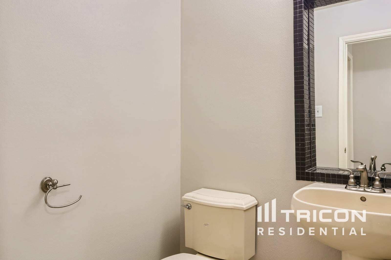 Building Photo - 6026 Elk Valley