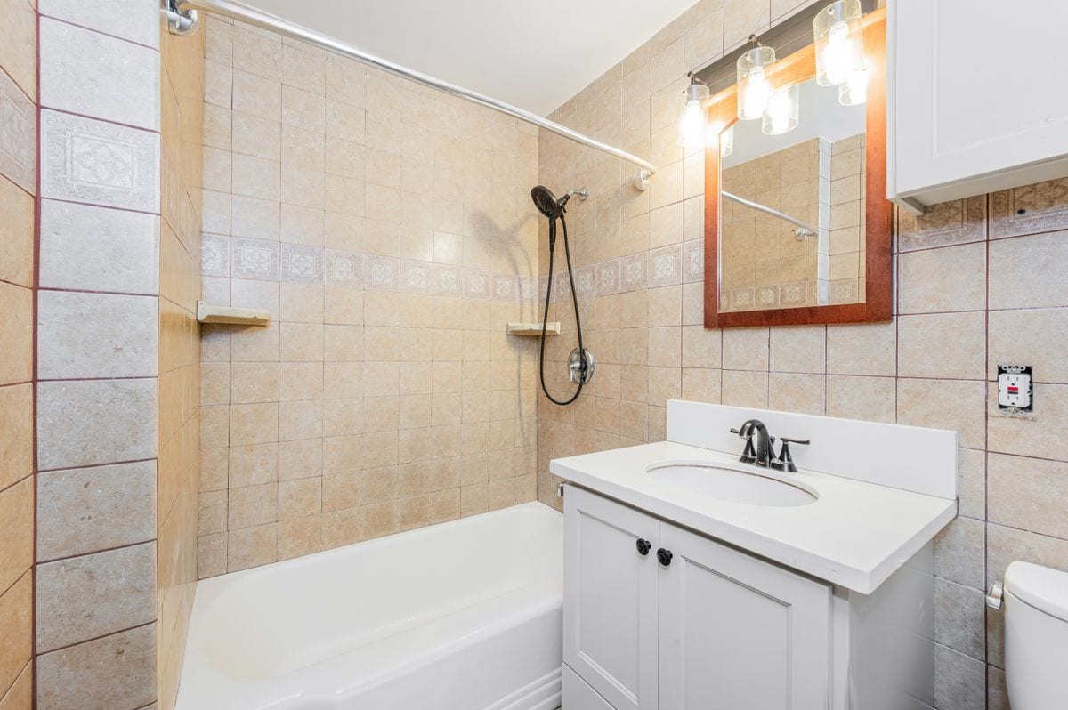 Building Photo - 4804 Rose Ave