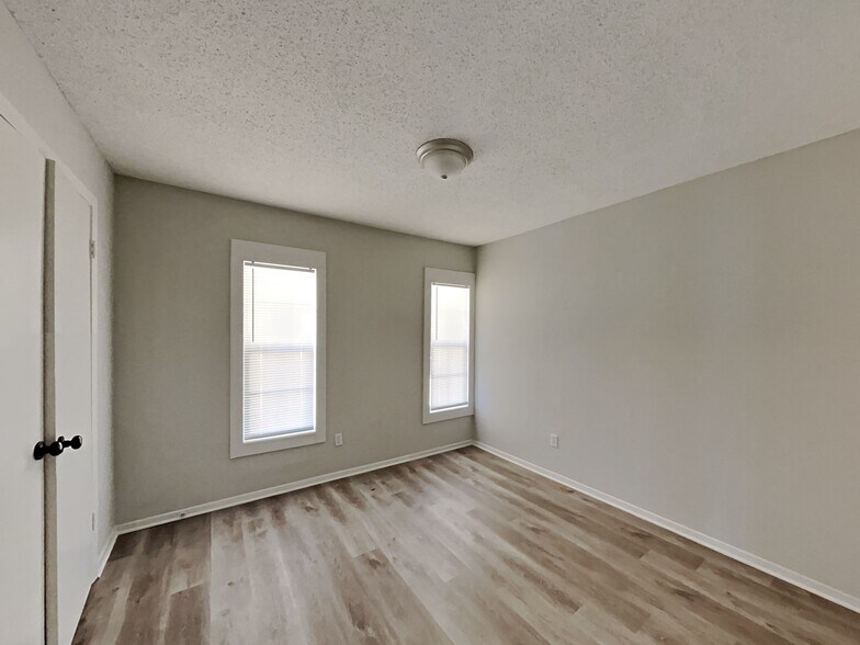 Building Photo - 3887 Brandy Ave