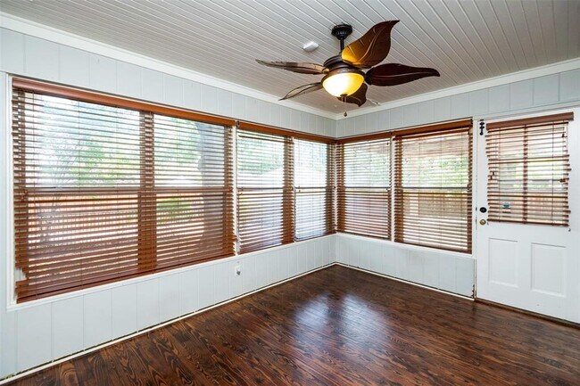 Building Photo - 3605 Park Ridge Blvd