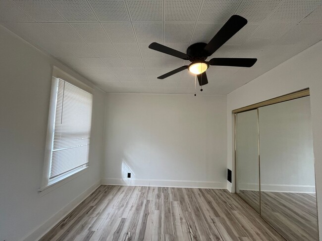 Building Photo - 3 Bedroom Duplex