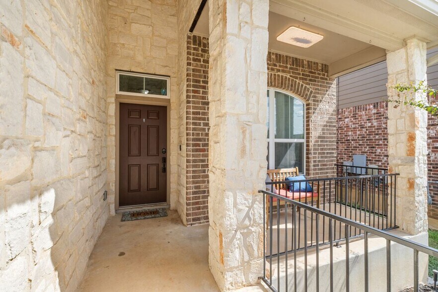 Building Photo - 22438 Akin Fawn