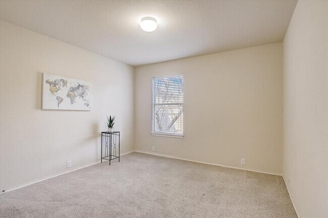 Building Photo - 537 Golden Creek Dr