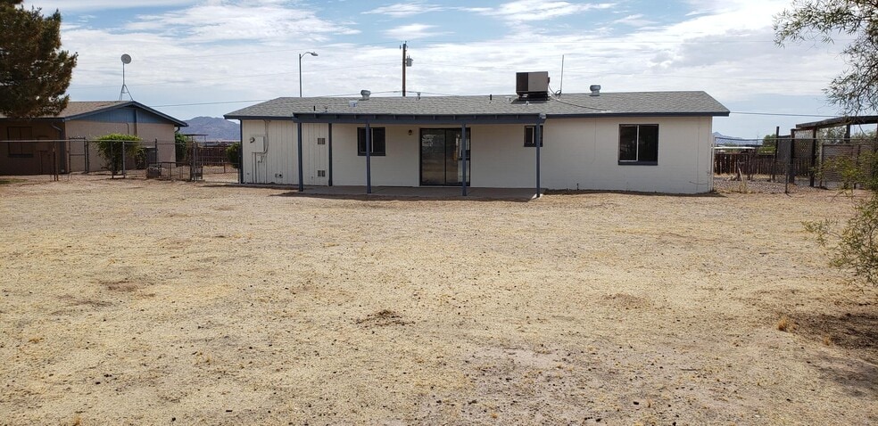 Building Photo - 11060 N Faldale Rd