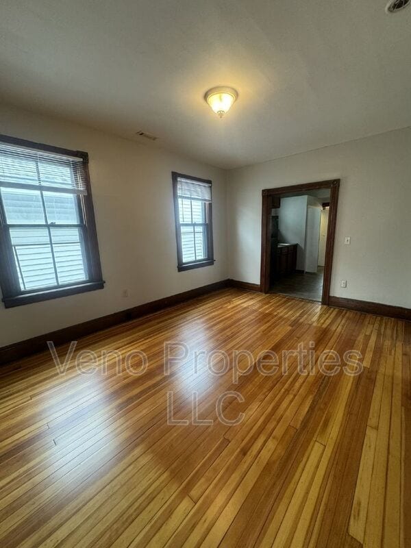 Building Photo - 149 Saratoga Ave