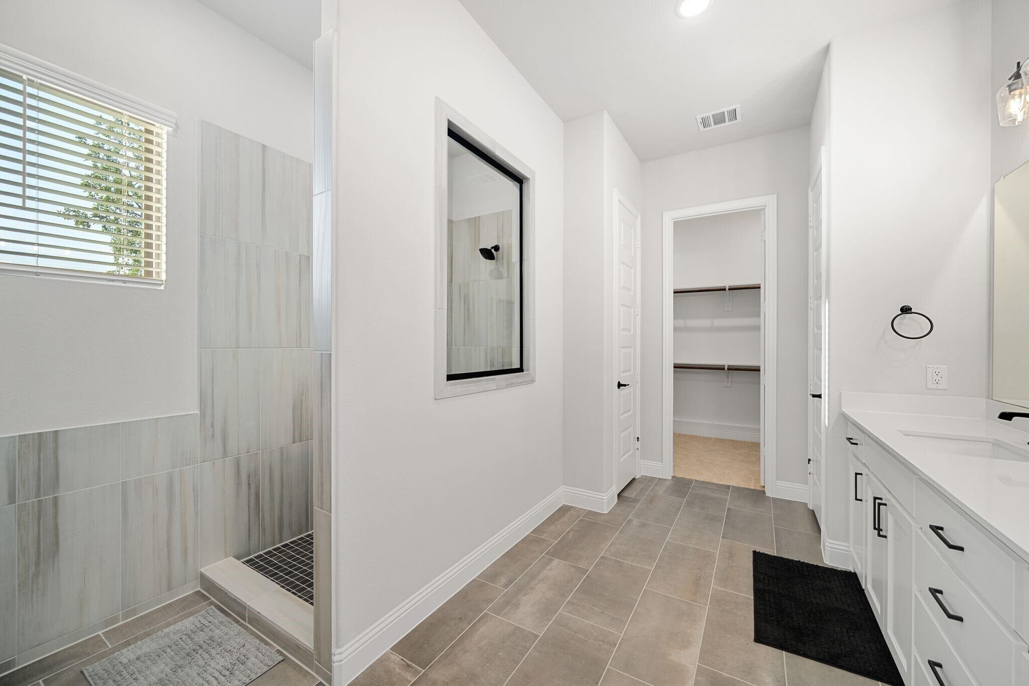 Building Photo - 2300 Fairwater Mews