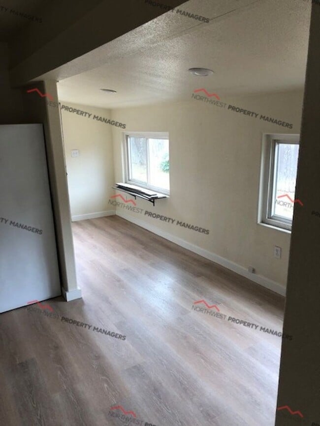 Building Photo - STATUS: *AVAILABLE* | R93I | $1495