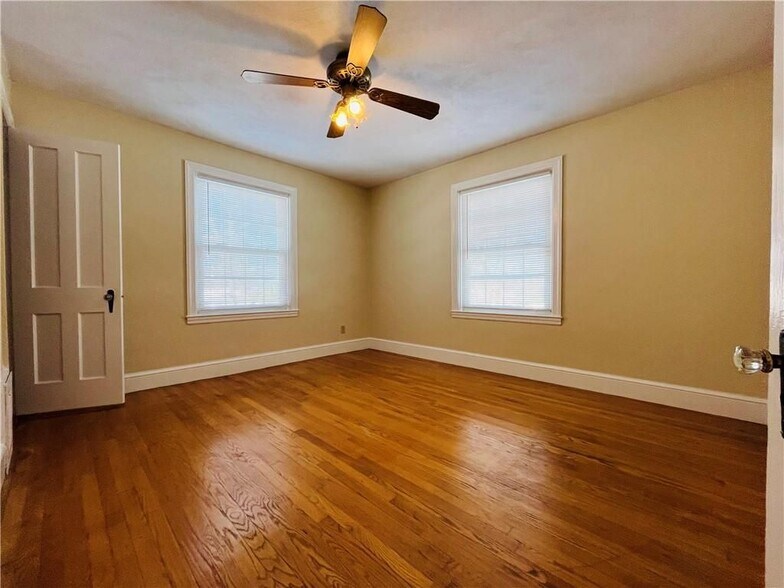 Building Photo - 184 Vincent Ave