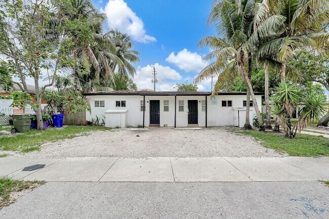 Building Photo - 1960 SW 41st Ave