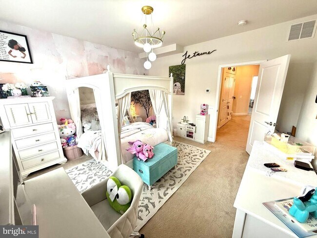 Building Photo - 17351 Redshank Rd