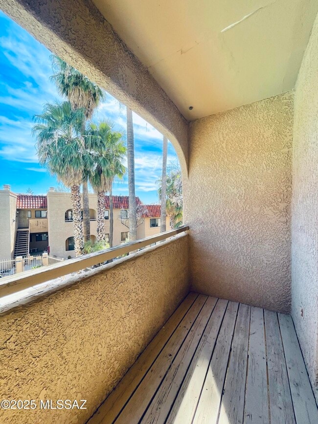 Building Photo - 5750 N Camino Esplendora