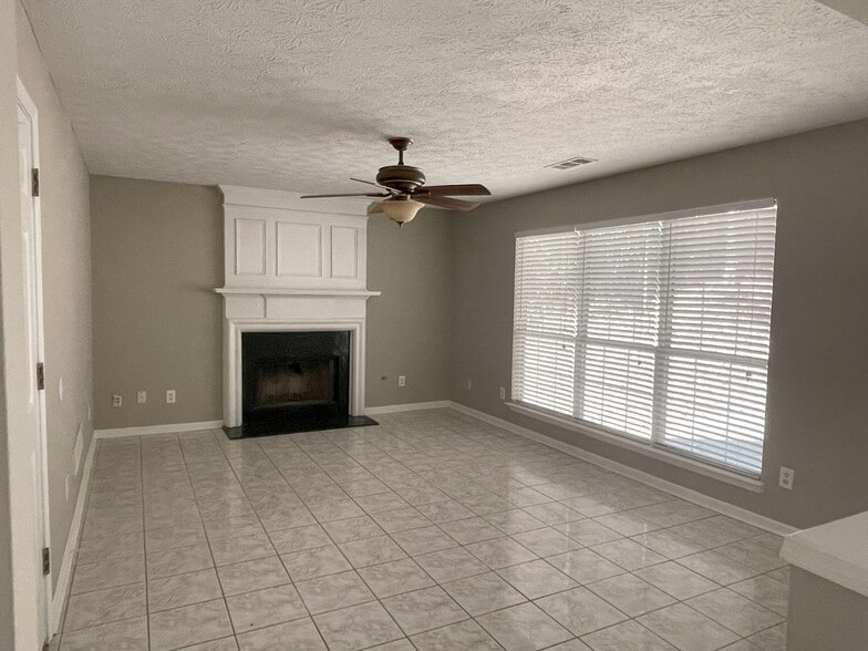 Building Photo - 3790 Oak Park Dr