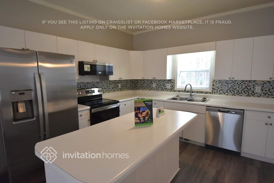 Building Photo - 113 Brampton Cir