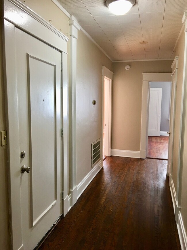Building Photo - 3736 Whitland Ave