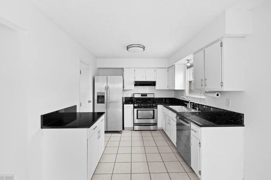 Building Photo - 4840 Briston Dr