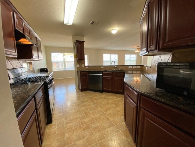 Building Photo - 1515 Daffodil Rd