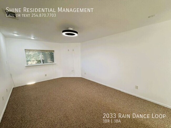 Building Photo - 2033 Rain Dance Loop