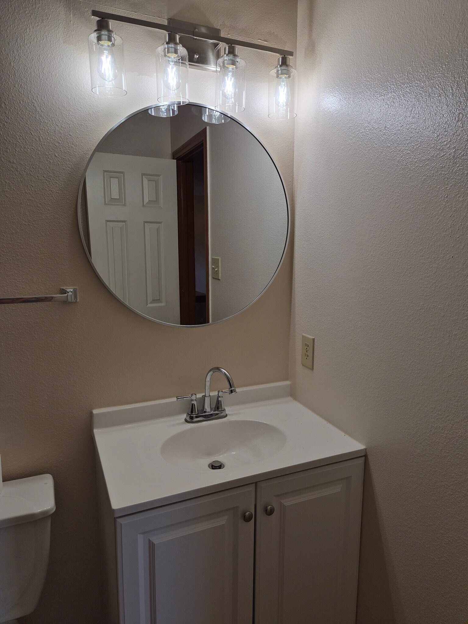 Building Photo - 6007 Secret Shores