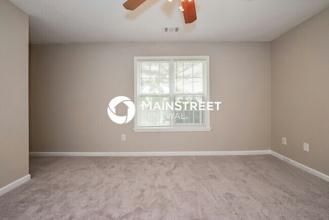 Building Photo - 4 Bedroom Pet-Friendly Home in Lithonia, GA with Main Street Renewal