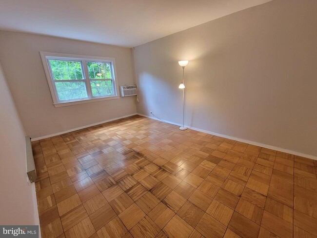 Building Photo - 3472 Gunston Rd