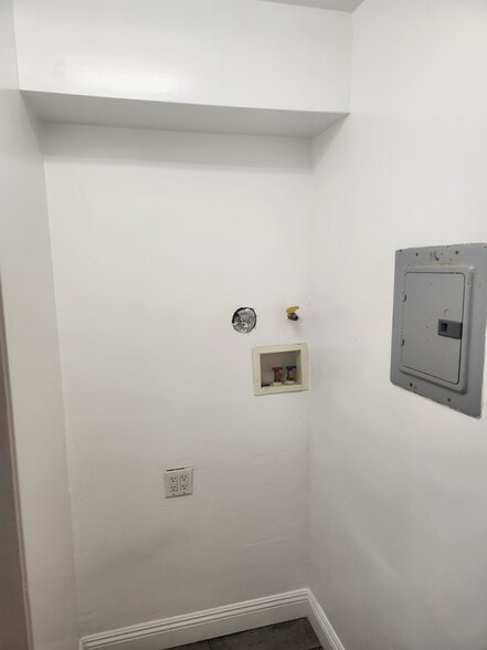 Building Photo - 11860 Truro Ave