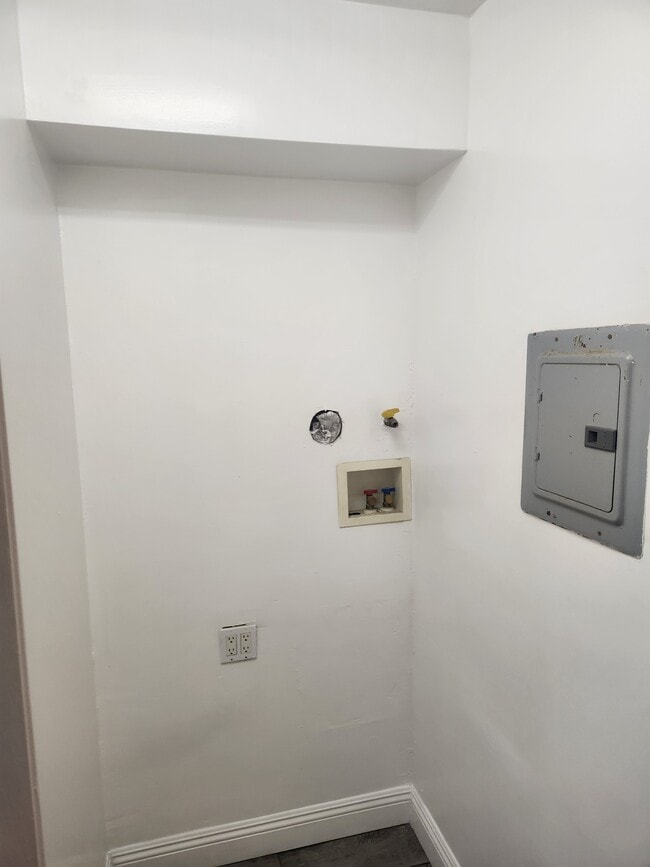 Building Photo - 11860 Truro Ave