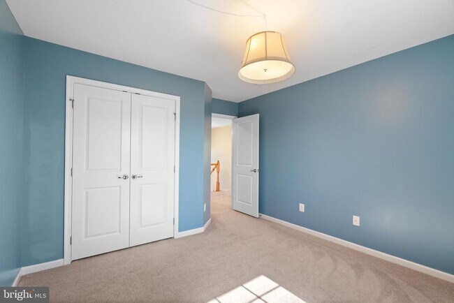Building Photo - 3175 Fledgling Cir