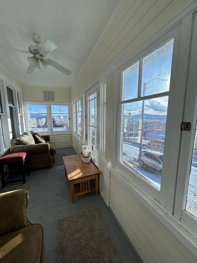 Building Photo - 410 N Washington St