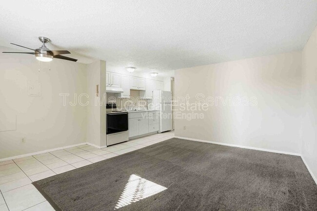 Building Photo - 1138 Corona St