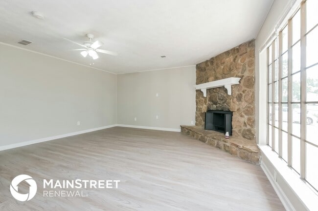 Building Photo - 8236 Greenmar Way