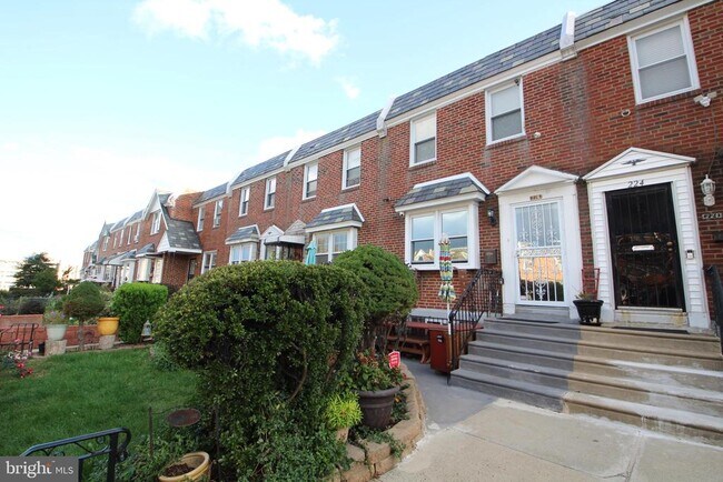 Building Photo - 222 W Colonial St