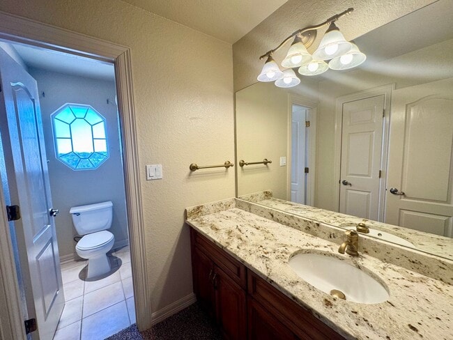 Building Photo - **APPLICATION RECEIVED** *COMING SOON* Luxurious 2-Story Home in Gated Stone Oak Community – Pool...