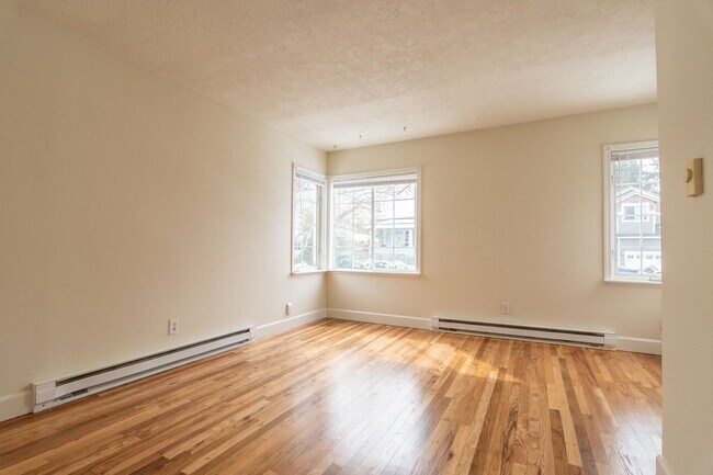 Building Photo - 3424 NE 79th Ave