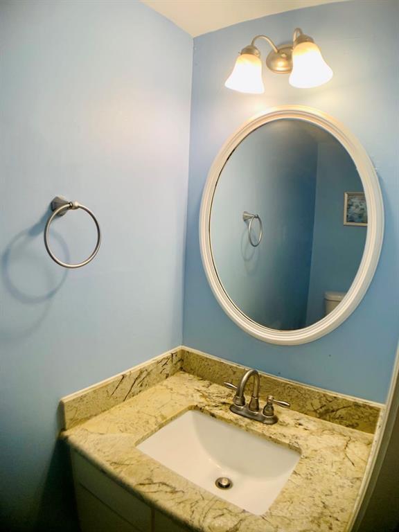 Building Photo - 13140 Trail Hollow Dr