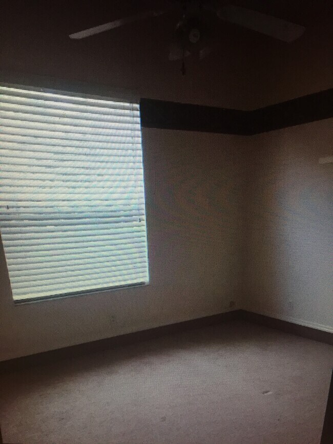 Building Photo - 7165 42nd Ct E