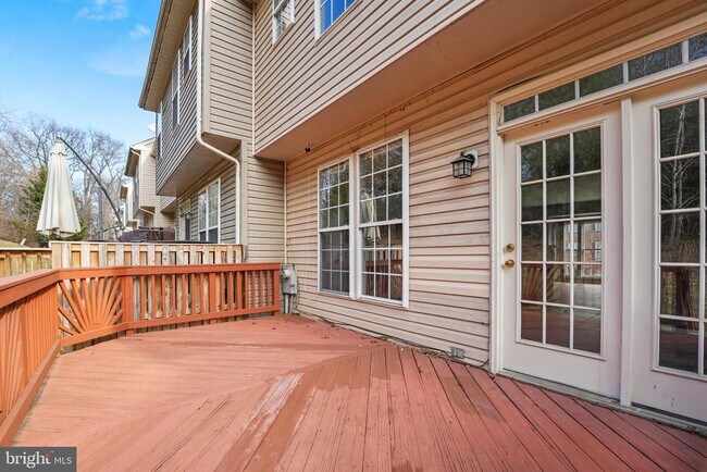 Building Photo - 4012 Meadow Trail Ln