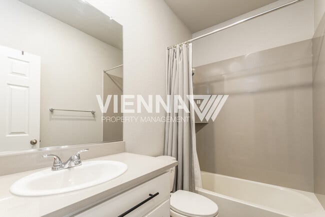 Building Photo - 4120 Gossamer St