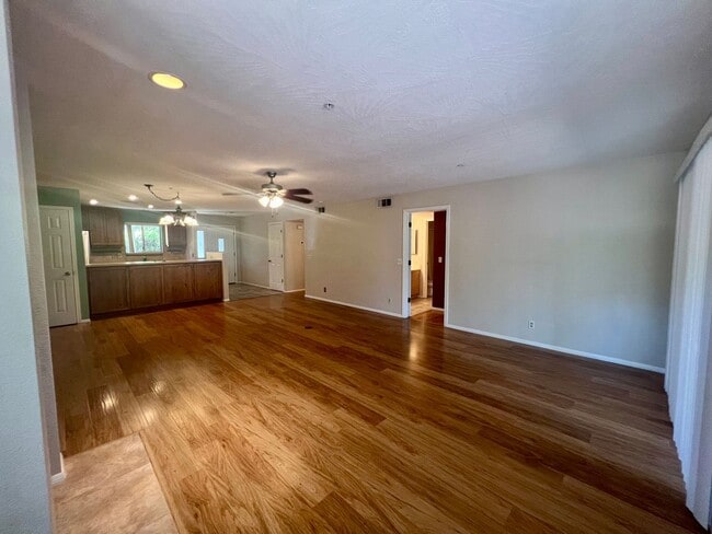 Building Photo - Unfurnished, 1-Year Long-Term Rental (Lowe...