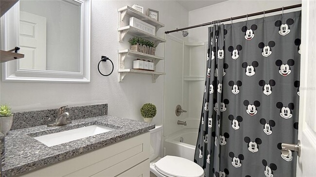 Building Photo - 35 Laurel Course