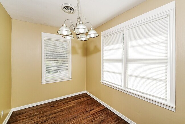 Building Photo - 2568 Forestdale Blvd