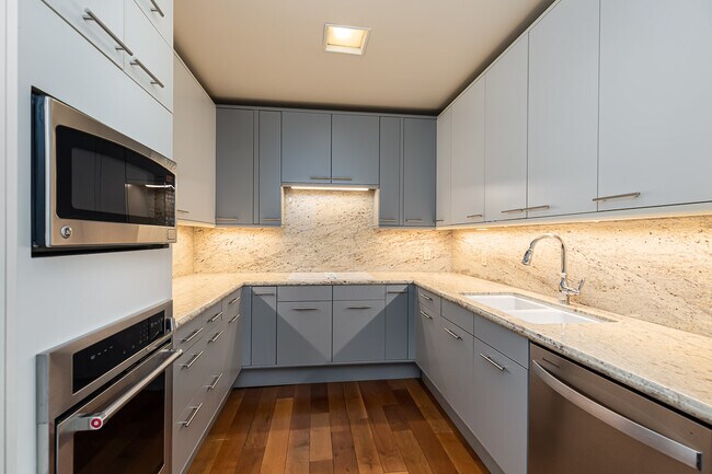 Kitchen - 700 Front St